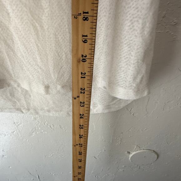 The North Face Women’s White Active Tee Shirt M Sheer‎ Lightweight Athletic Top - Picture 7 of 7